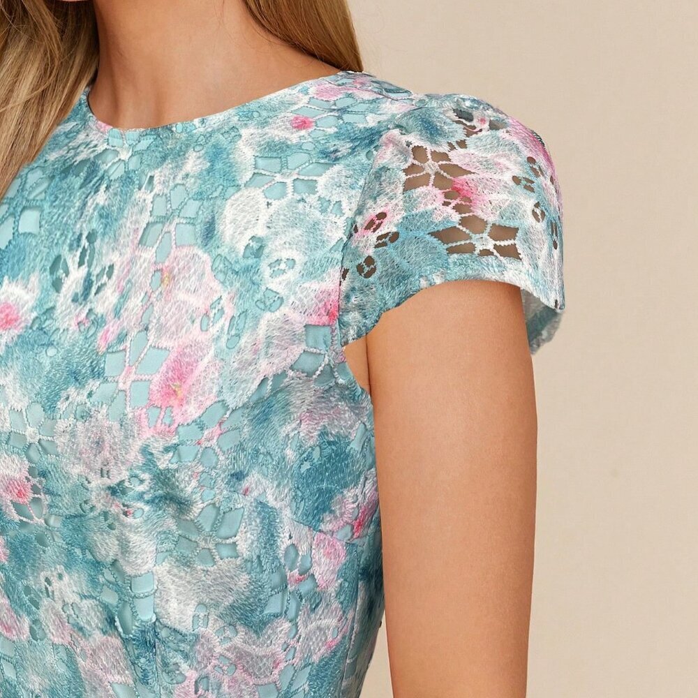 Blue Elegant Women's Lace & Ditsy Floral Asymmetrical Hem Short Sleeve dress - Picture 3 of 5